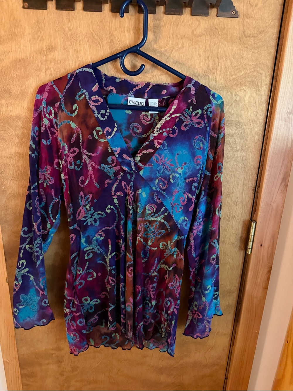 Chico's 100% Silk Multicolor V-Neck Long Sleeve Floral Swirl Blouse